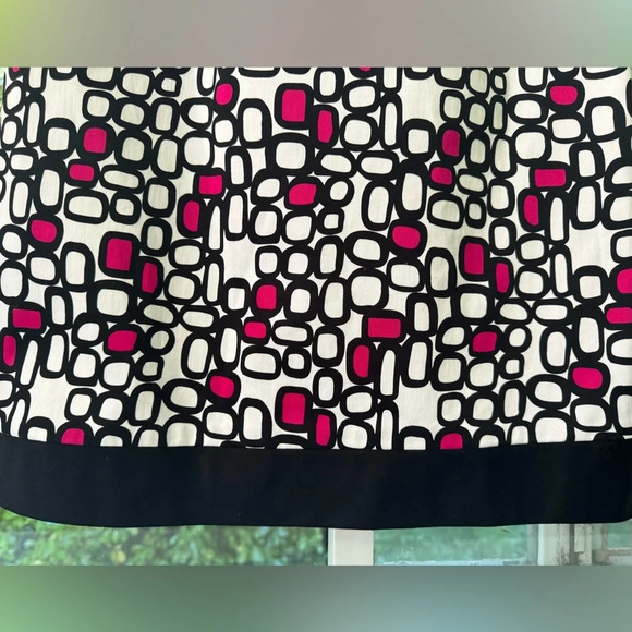 TAHARI 6 Pink, Black & White geometric design fitted dress. Excellent condition - Picture 4 of 9